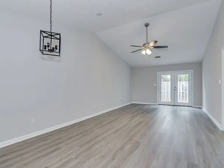 425 Long Needle Cir — Photo 10