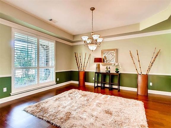 3rd image of 2703 Yalding Dr