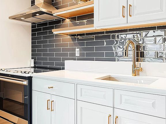 3rd image of 240 Winthrop St #3