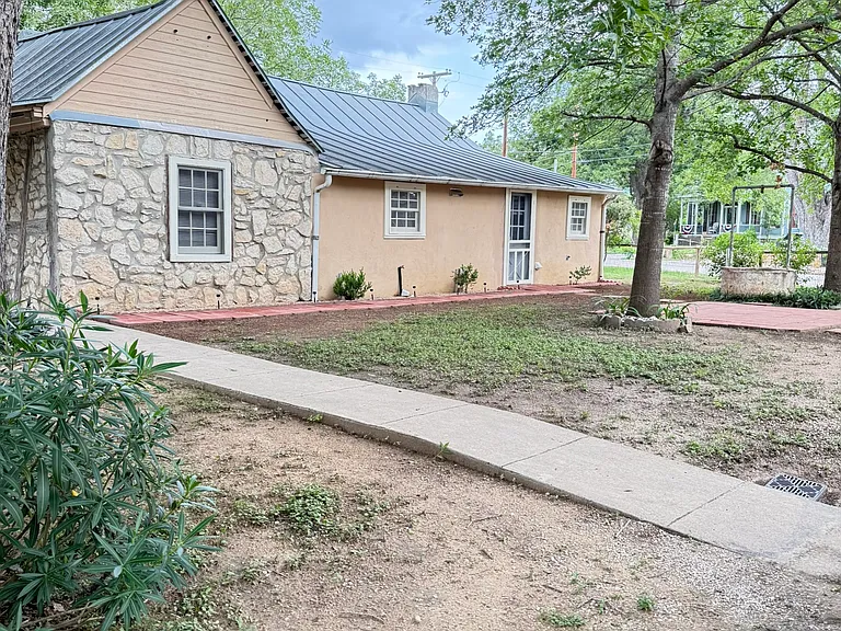 1115 Isabella St — Photo 13