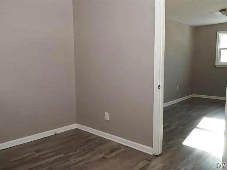 5460 Hamilton Ave — Photo 10
