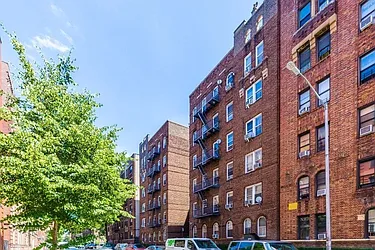 189 East 18th Street in Prospect Park South