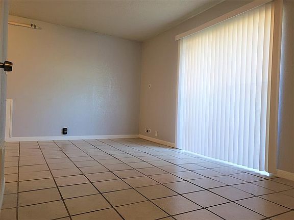 3rd image of 109 Highland Park Ct #109