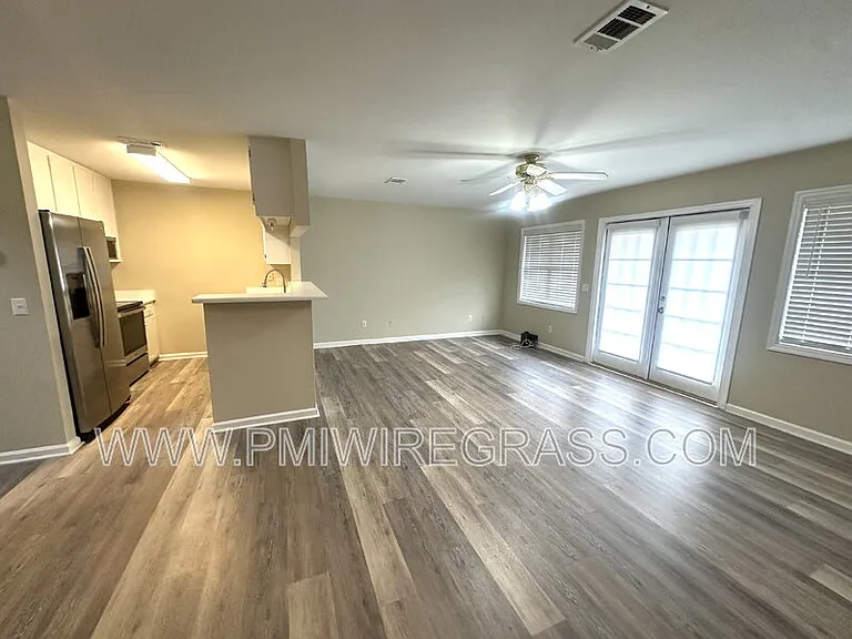 125 Commons Dr — Photo 4