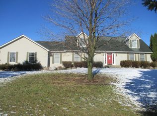 4999 Fisher Rd, Howell, MI 48855