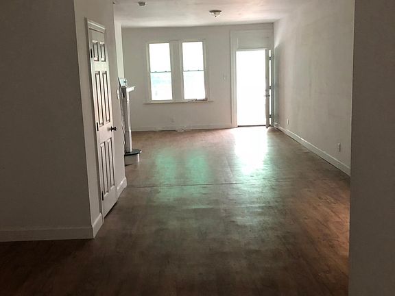 2nd image of 5233 Sansom St #3BRHOUSE
