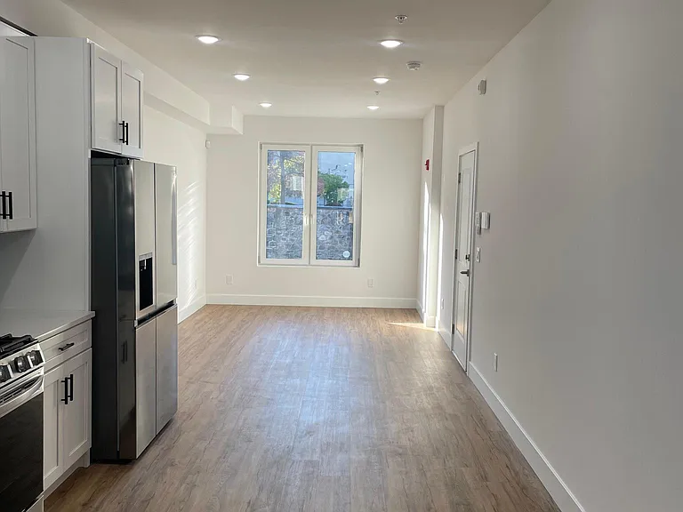 2203 W Thompson St #A — Photo 18