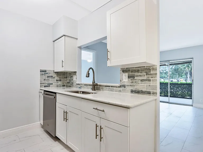 6313 Chasewood Dr #B — Photo 1