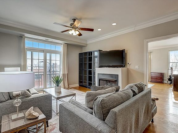 4th image of 2400 W Warner Ave Unit 3E
