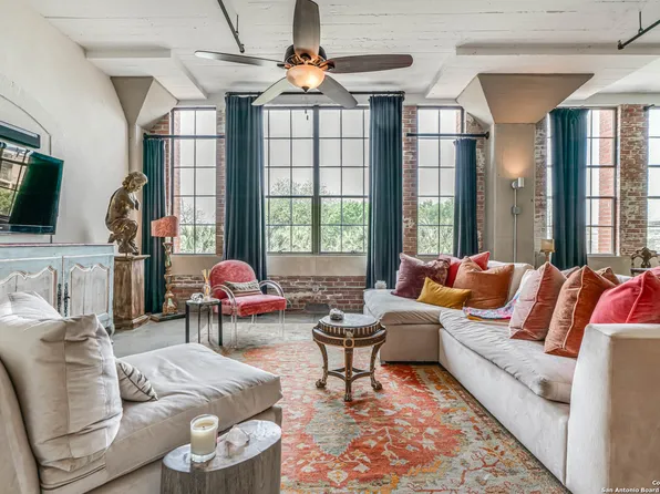 114 Camp St #200, San Antonio, TX 78204