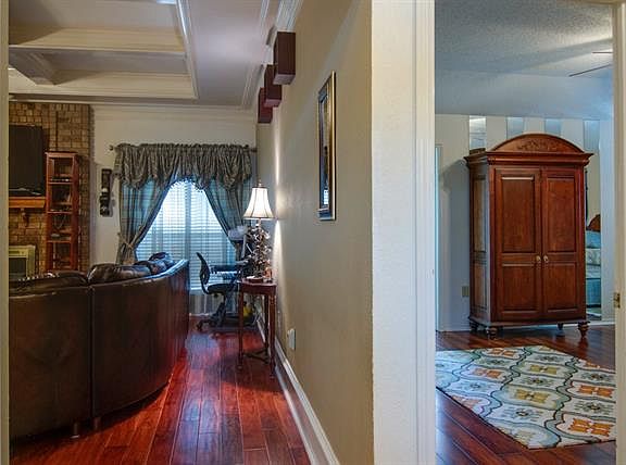4th image of 1403 Endicott Dr