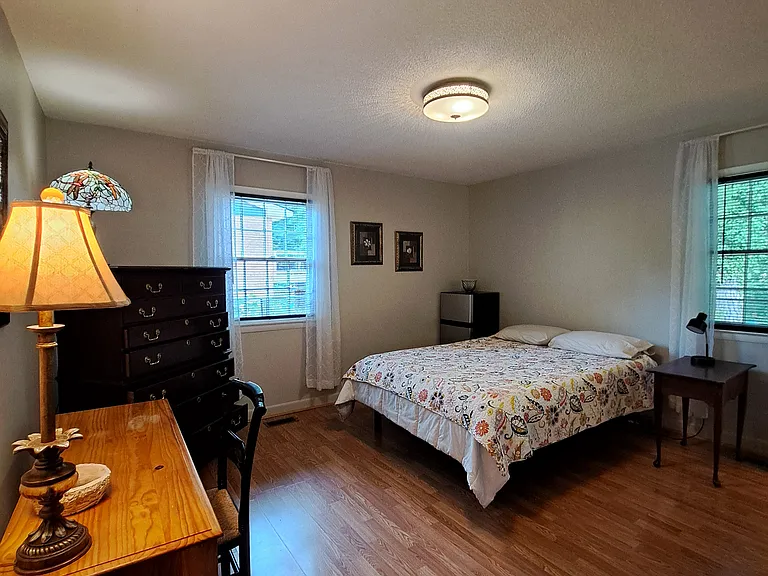 Meadow Dr — Photo 2