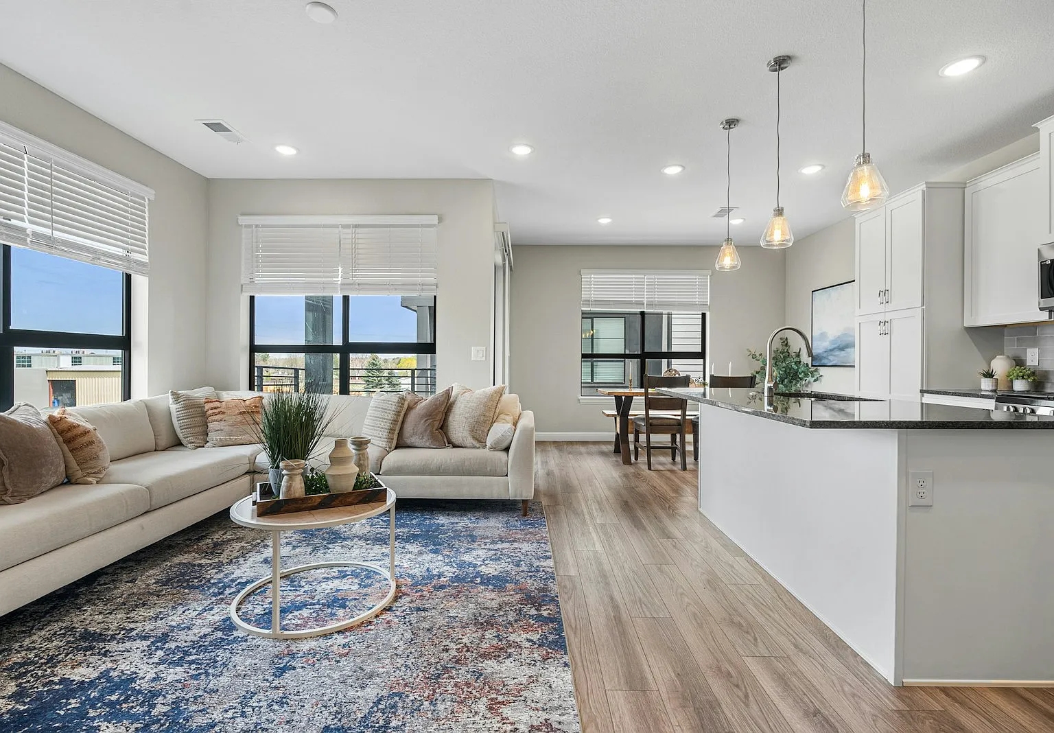 2014 South Holly Street, Unit 4 — Photo 2