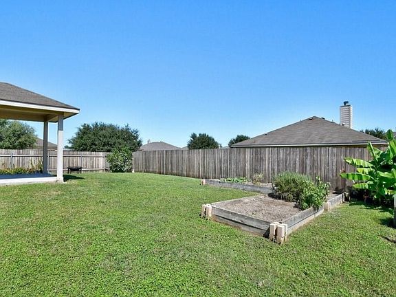 3rd image of 272 Ashwood N