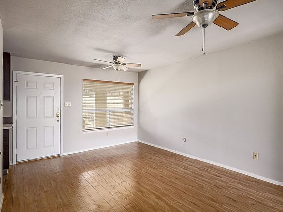 5th image of 1514 Parker Ln APT 109