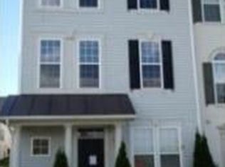 46 Davis St, Charles Town, WV 25414