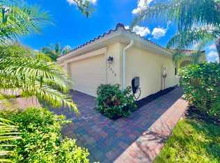 2050 Tamarron Ln, Naples, FL 34120