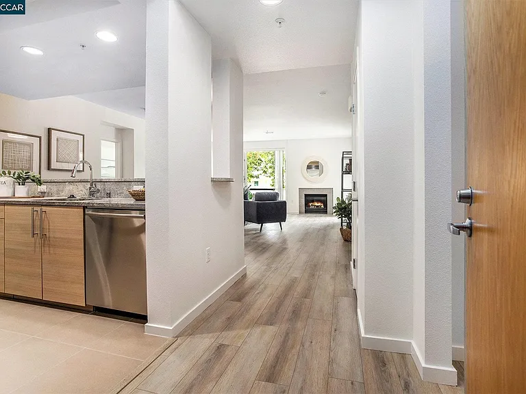 1655 N California Blvd #228 — Photo 6