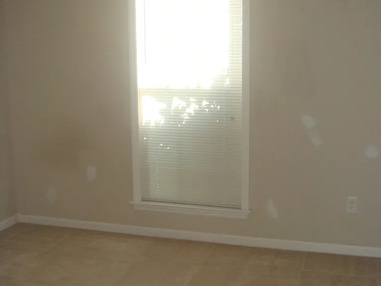 819 Madelyn St — Photo 3