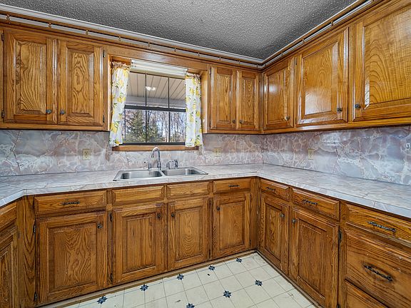 4th image of 512 County Road 1216