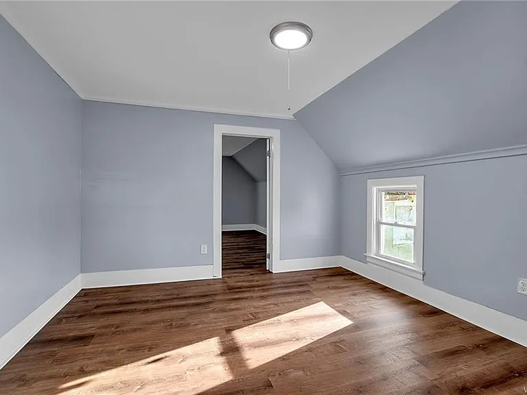 147 Gorton St — Photo 20