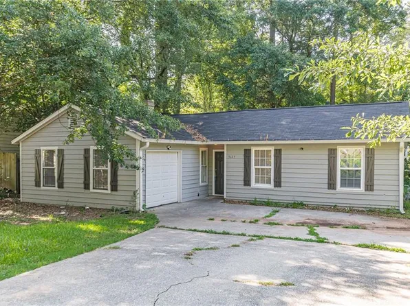 5175 Scarbrough Ln, Stone Mountain, GA 30088