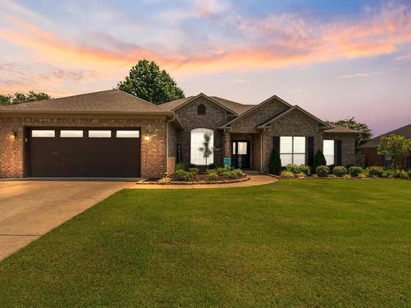 130 Las Colinas St, Conway, AR 72034