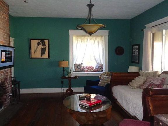 3rd image of 1812 Russell St