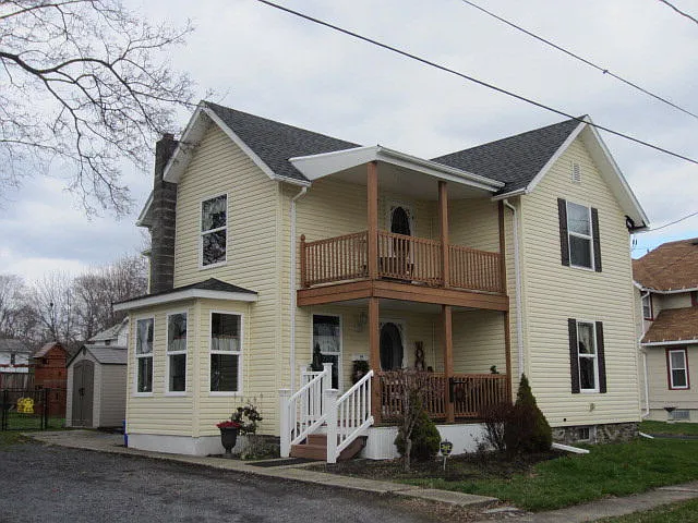 1125 Ovid St photo 1