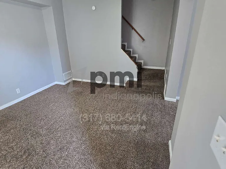 153 S Cypress Ave — Photo 25