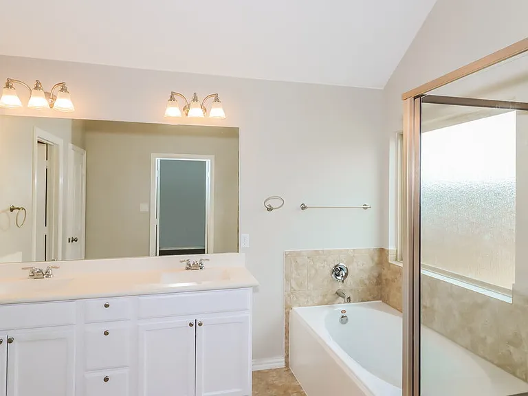 1913 Chimney Dr — Photo 11