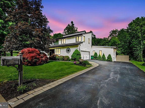 2nd image of 1405 Clive Cir