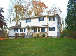8 Julie Dr, Hopewell Junction, NY