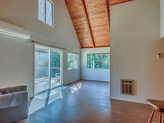 5th image of 16795 Barton Ct