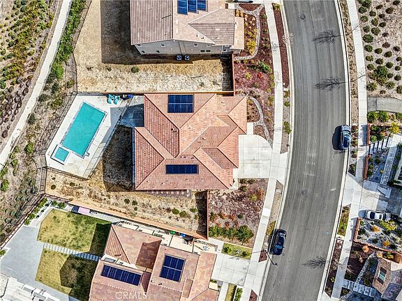 3rd image of 2575 Sierra Bella Dr