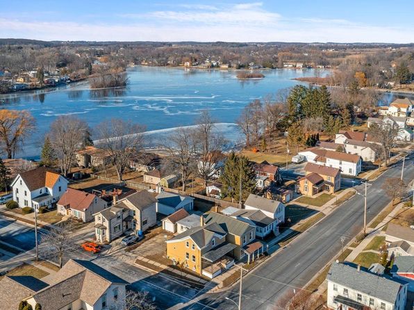 902 North Second STREET, Watertown, WI 53098