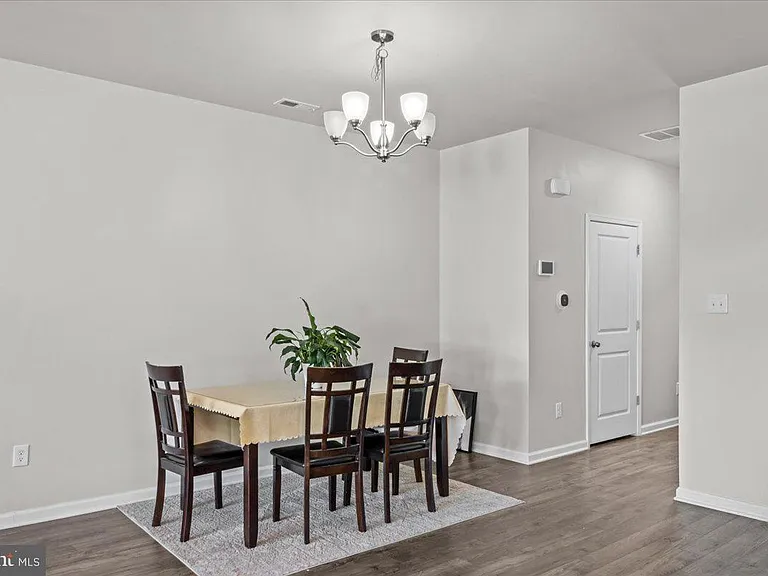 15 Morley Blvd — Photo 10