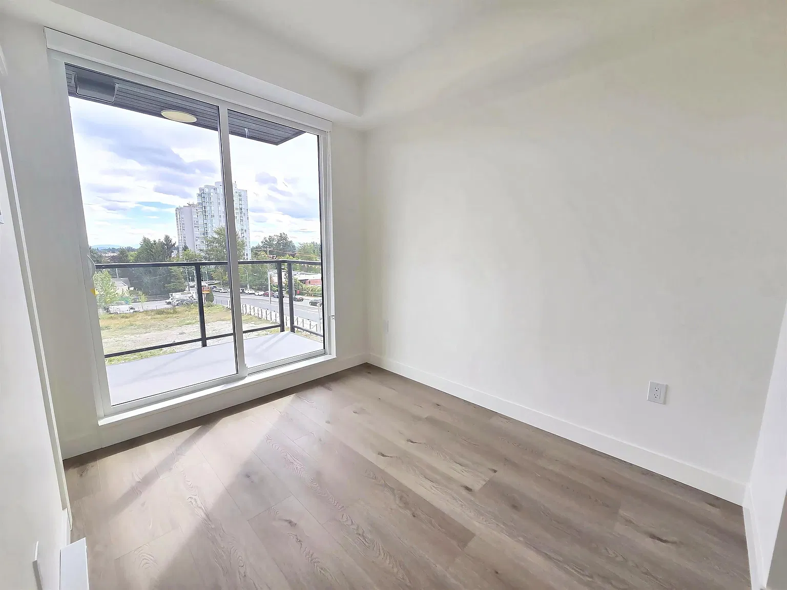 1 bed, 401 sqft, $1,680 — Photo 4