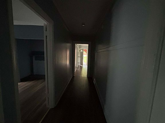 2nd image of 209 E Parker St