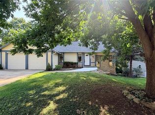 6925 Long Ave, Shawnee, KS 66216