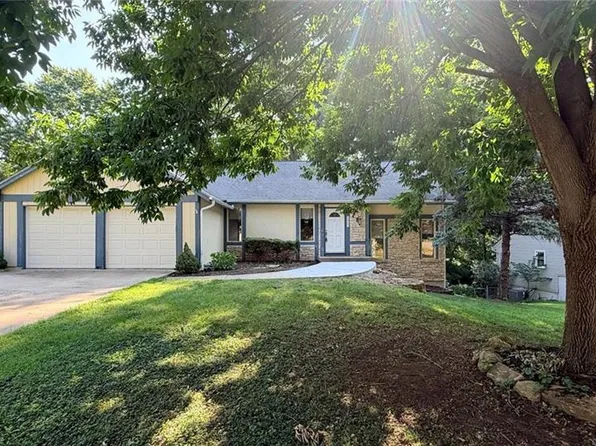 6925 Long Ave, Shawnee, KS 66216