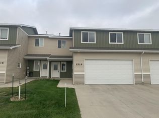 1514 35th Ave SE, Minot, ND 58701