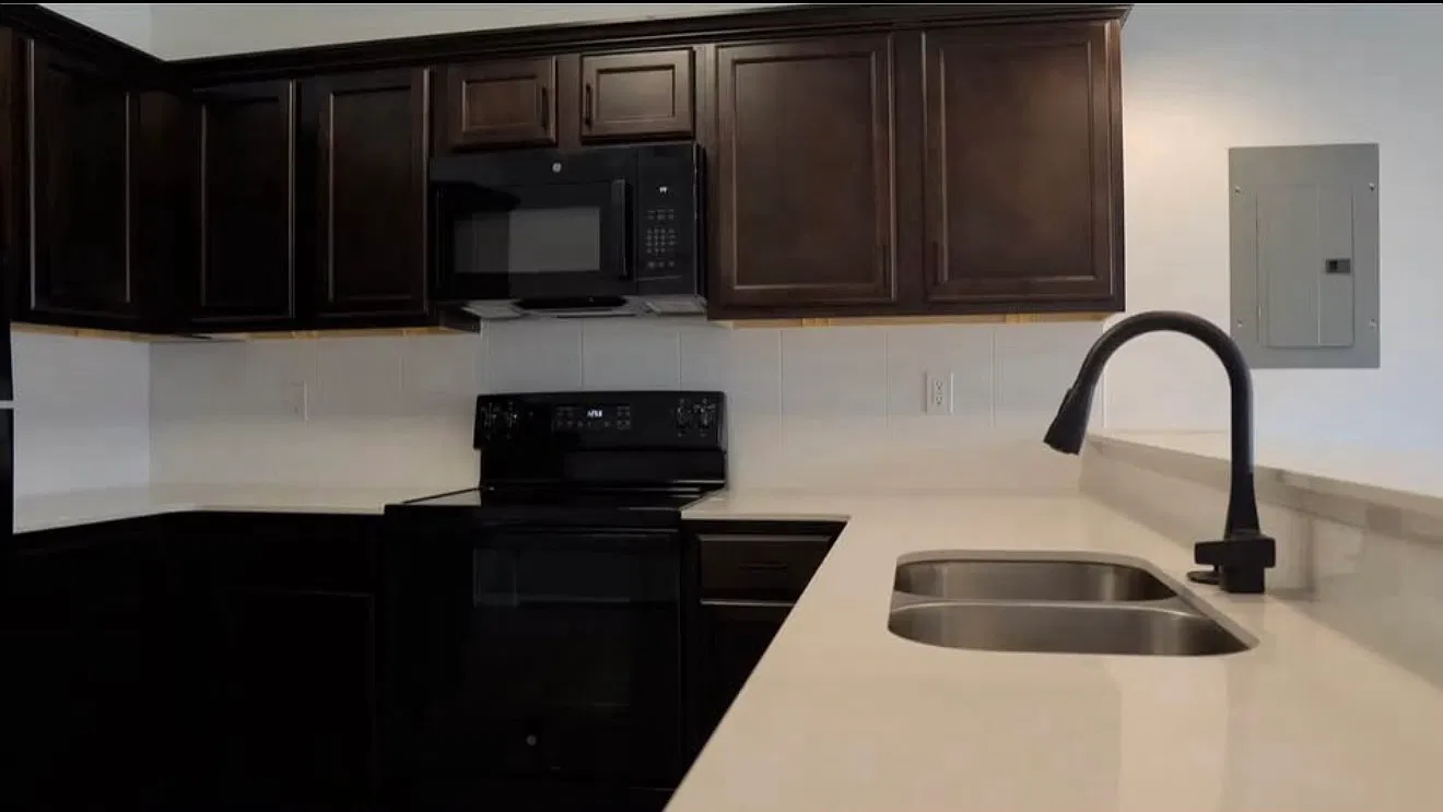 2 bed, 990 sqft, $1,395 — Photo 1