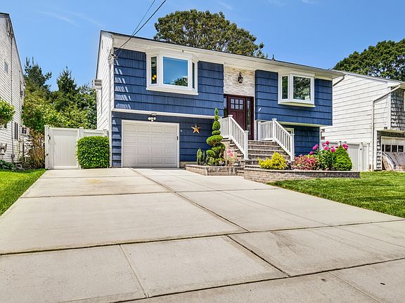 3rd image of 16 Homesite Ct