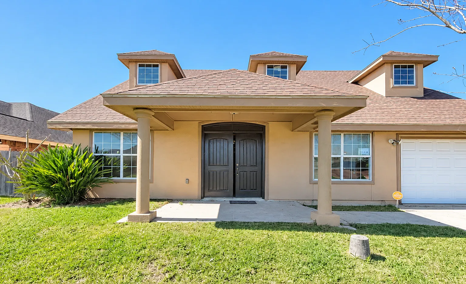 5 bed, 2115 sqft, $2,250 — Photo 1