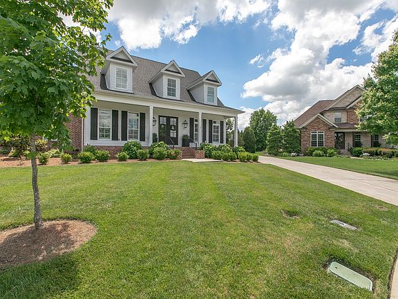 2nd image of 1011 Maplewood Ct