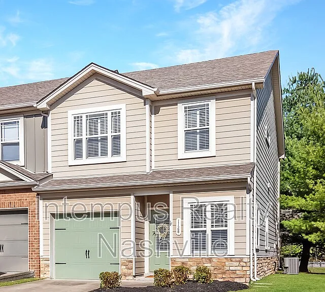 1128 Woodbury Falls Ct — Photo 2