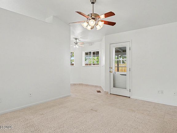5th image of 717 Noel Ln