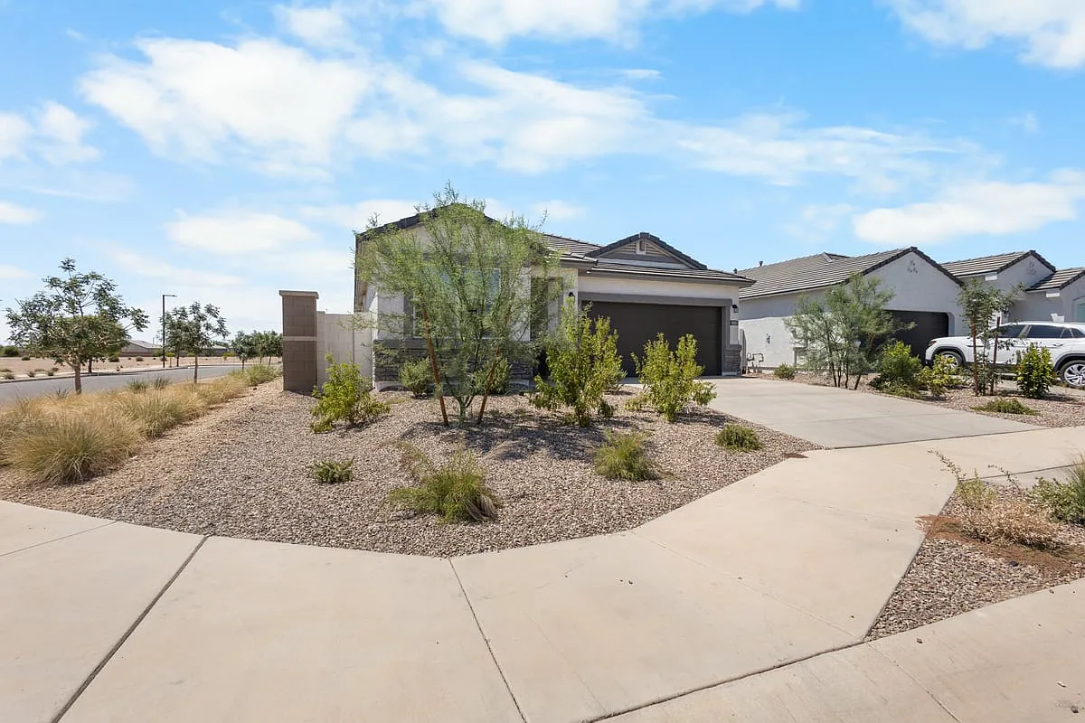 18351 W Hackamore Dr, Wittmann, AZ 85361, USA — Photo 3