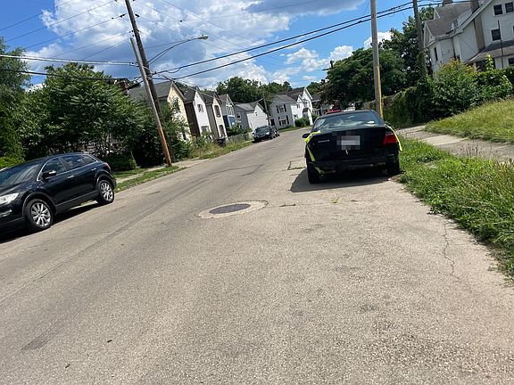 4th image of 141 S Irwin St